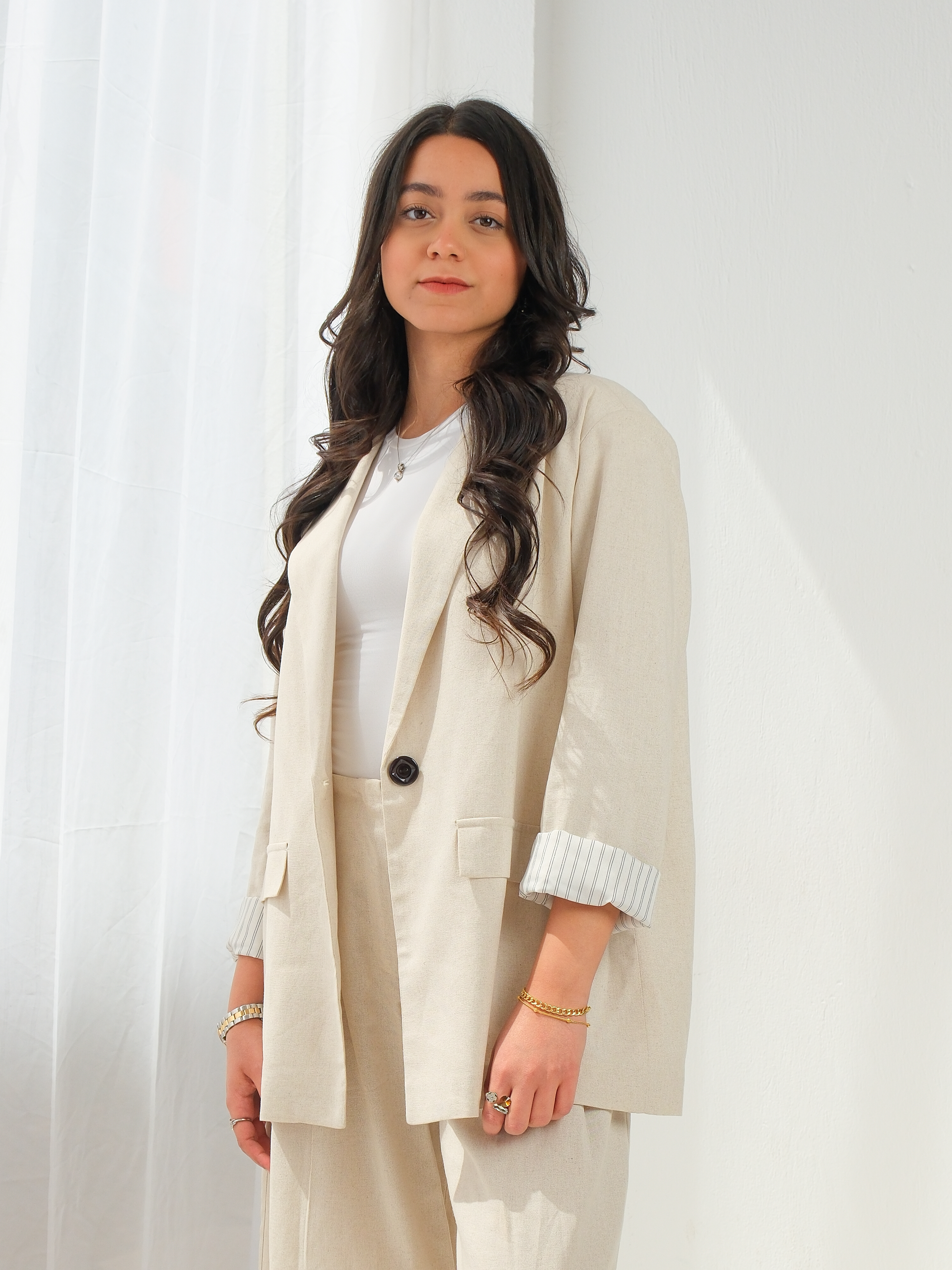 Chic Minimalist Linen Blazer