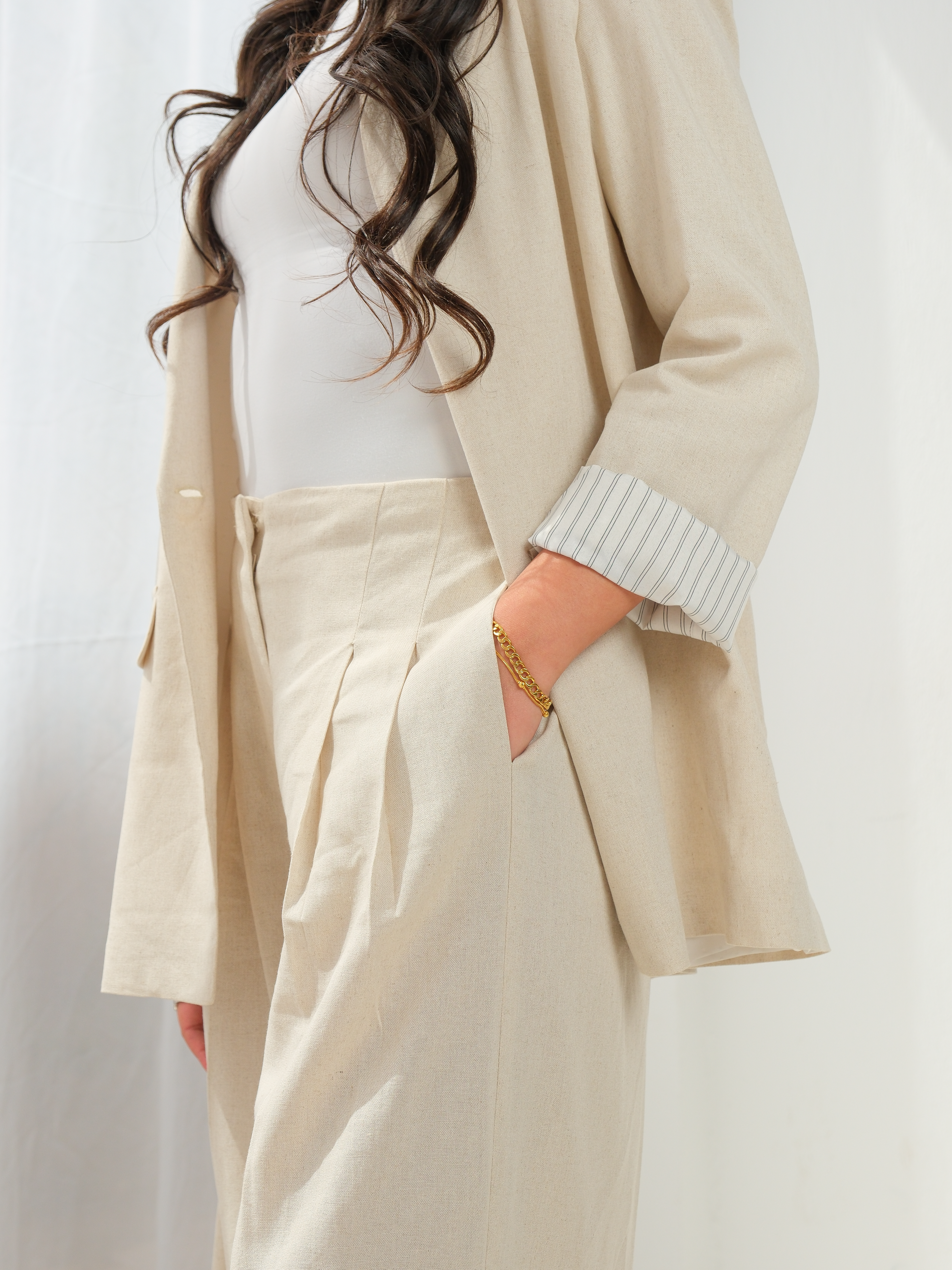 Chic Minimalist Linen Blazer